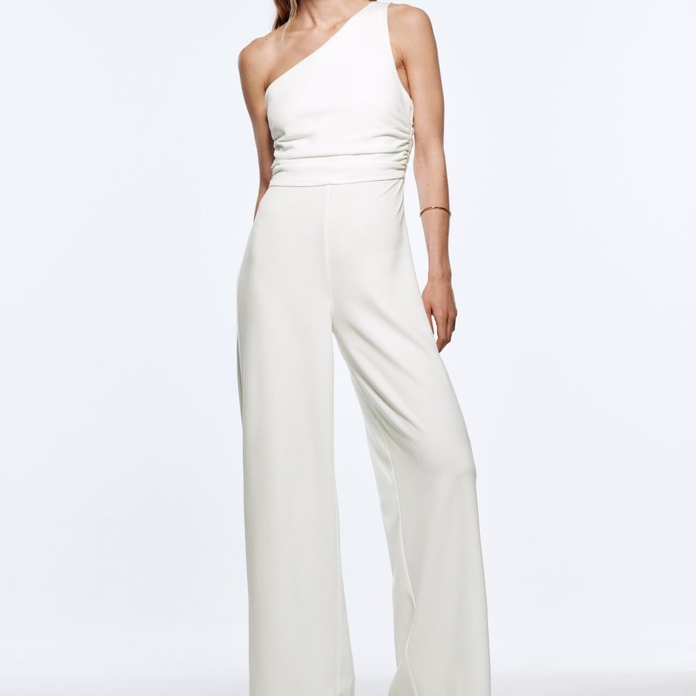 ZARA WOMAN NWT  WHITE ASYMMETRIC JUMPSUIT Small  7901/418